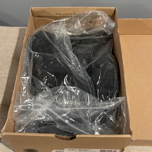 UGG Boot Booties Open Front Slit Like New Sz 8 - Picture 3 of 12